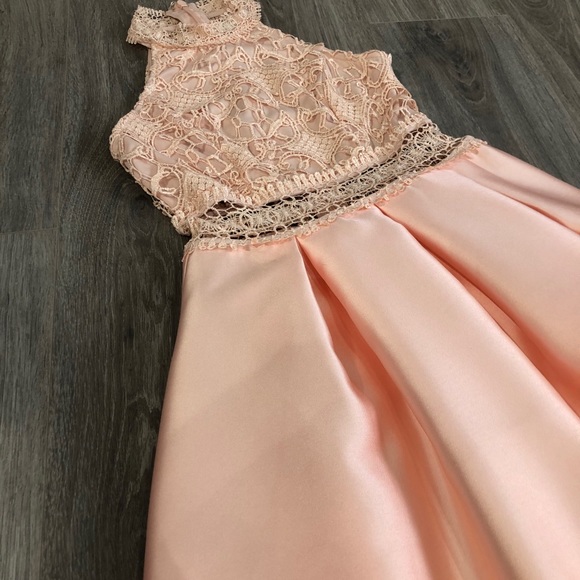 Hi low lace and taffetas dress - Picture 7 of 7